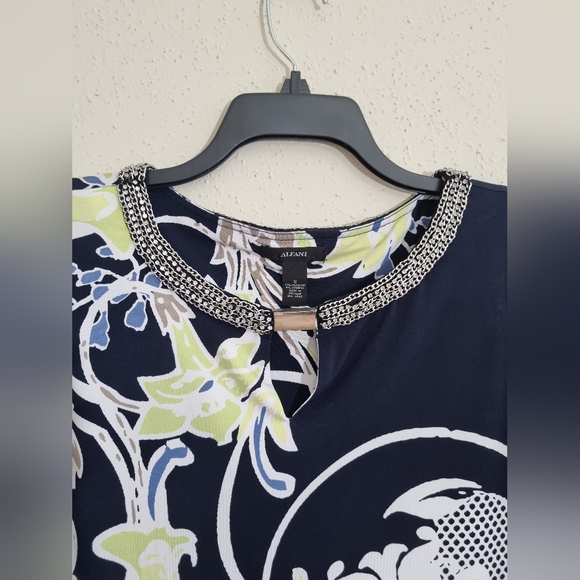 Navy and White Floral Dress - Picture 5 of 7